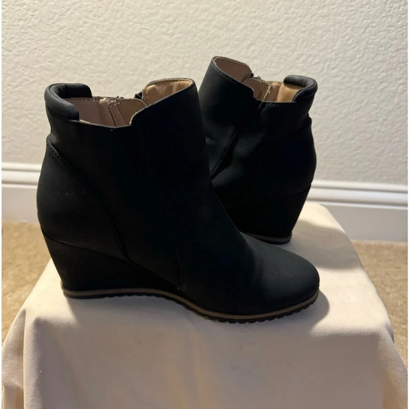 Soul by Naturalizer Women's Size 6W Shoes Black Wedge Bootie Side Zip - Picture 2 of 9